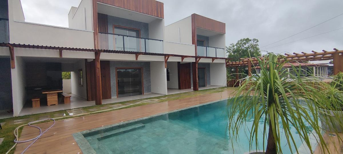 Bangalo Duplex com 2 Quartos sendo 1 Suíte a poucos Metros do Mar em Praia de Guaratiba, Prado - Bahia - Imóveis Estruturar Empreendimento Imobiliários